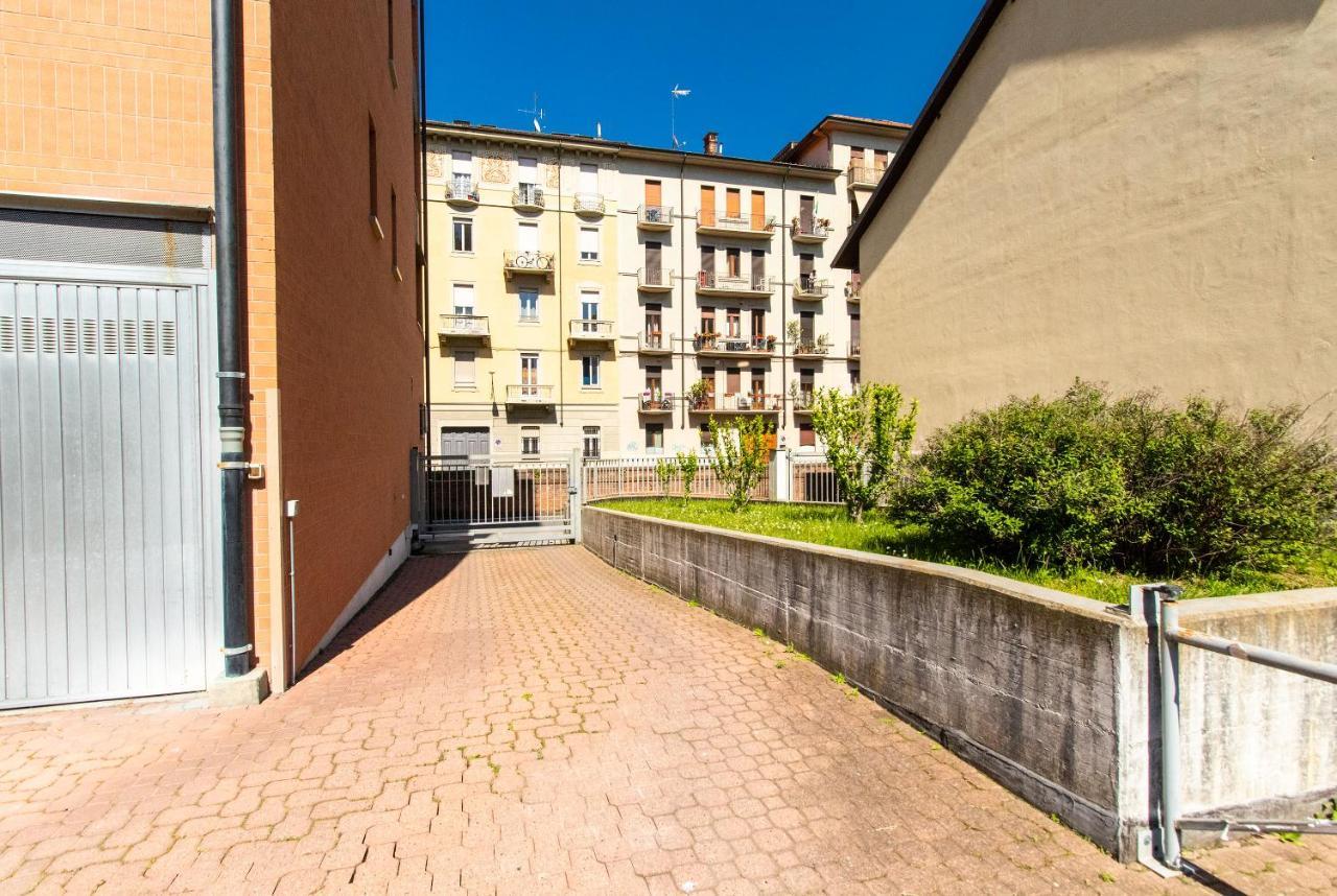 Come Casa Like Home Apartment With Parking Турин Экстерьер фото